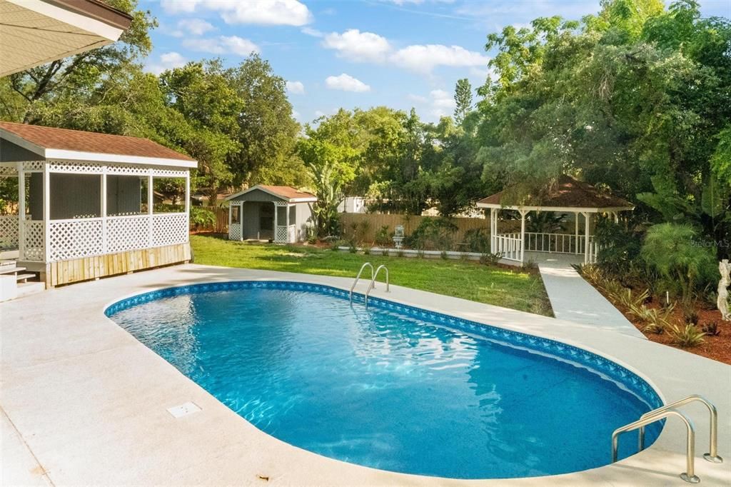 Activo con contrato: $640,000 (3 camas, 2 baños, 2123 Pies cuadrados)