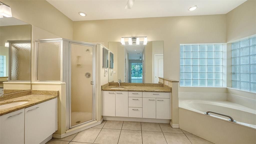 For Sale: $525,000 (3 beds, 2 baths, 2200 Square Feet)