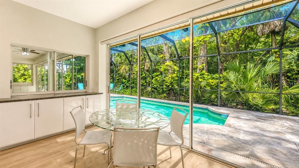 For Sale: $525,000 (3 beds, 2 baths, 2200 Square Feet)