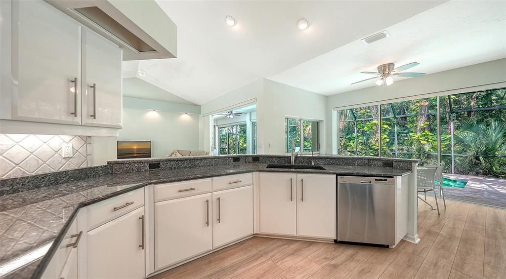For Sale: $525,000 (3 beds, 2 baths, 2200 Square Feet)
