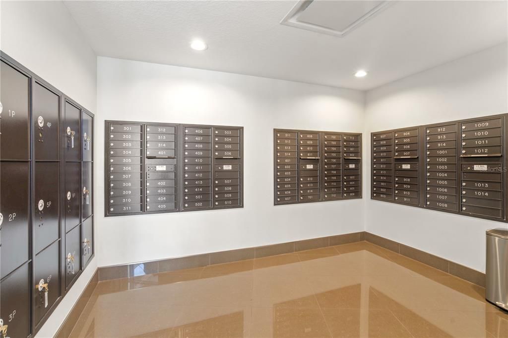На продажу: $599,900 (2 спален, 2 ванн, 1334 Квадратных фут)