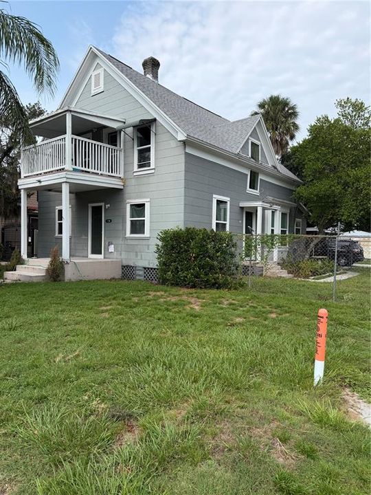 For Rent: $2,150 (3 beds, 1 baths, 1095 Square Feet)