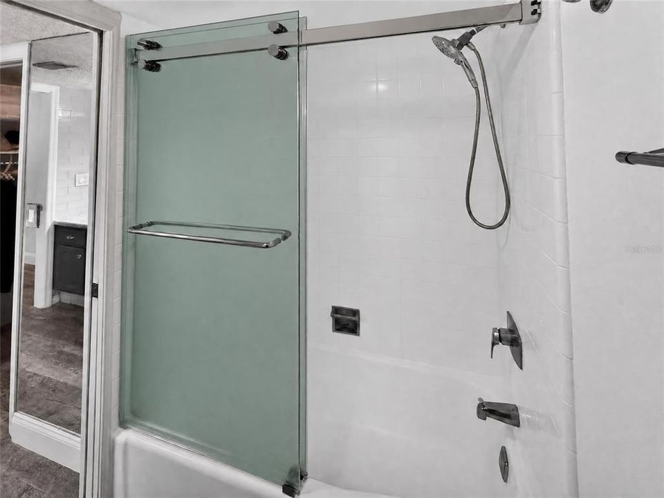 For Sale: $373,900 (2 beds, 2 baths, 1294 Square Feet)