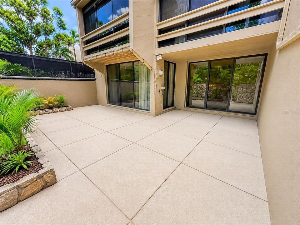 For Sale: $373,900 (2 beds, 2 baths, 1294 Square Feet)