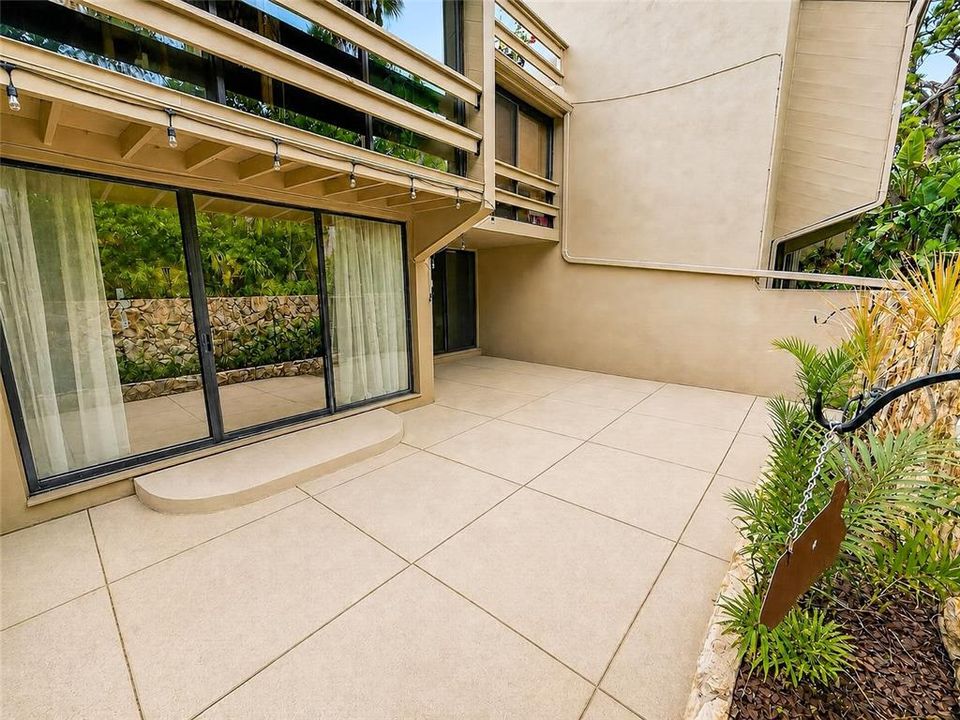 For Sale: $373,900 (2 beds, 2 baths, 1294 Square Feet)