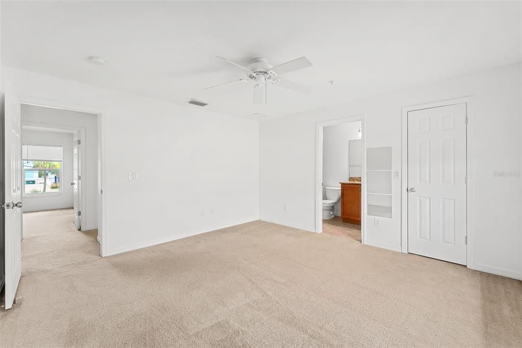 For Rent: $2,600 (3 beds, 2 baths, 1566 Square Feet)