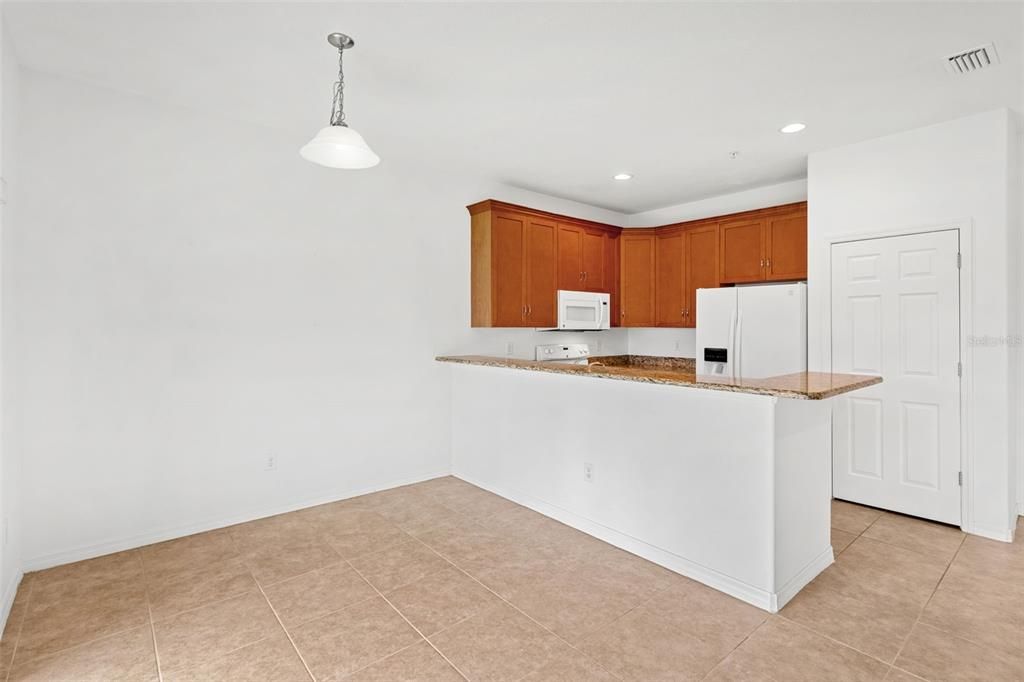 For Rent: $2,600 (3 beds, 2 baths, 1566 Square Feet)