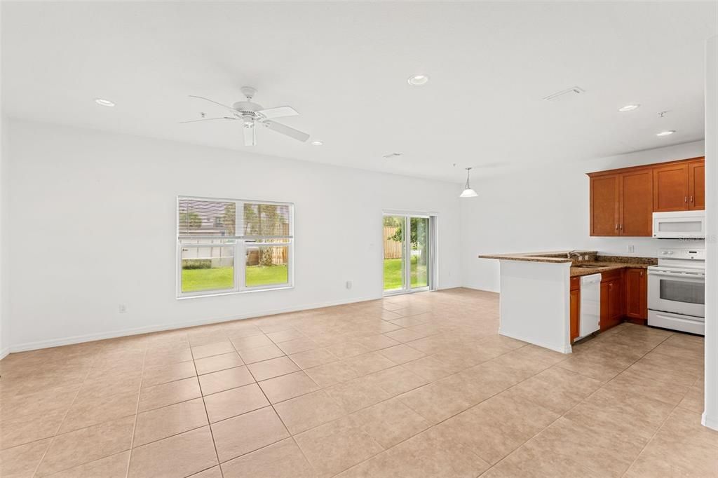 For Rent: $2,600 (3 beds, 2 baths, 1566 Square Feet)