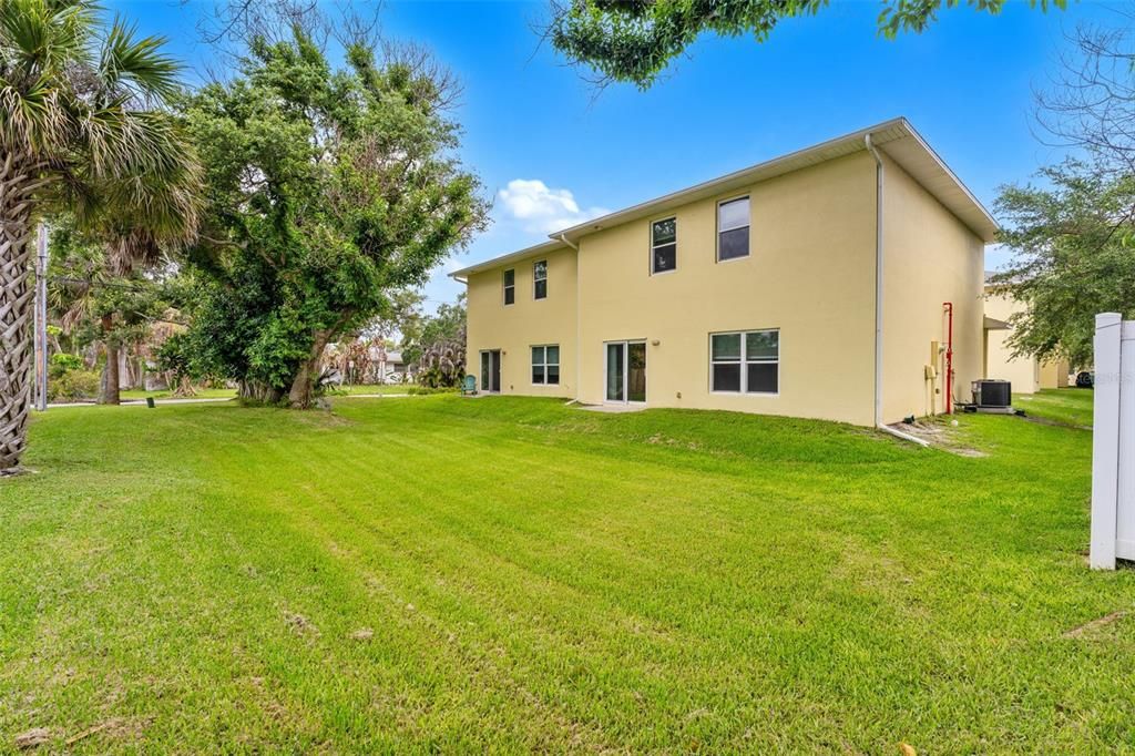 For Rent: $2,600 (3 beds, 2 baths, 1566 Square Feet)