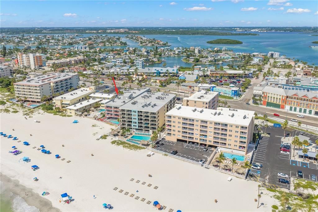 На продажу: $665,000 (2 спален, 2 ванн, 1205 Квадратных фут)