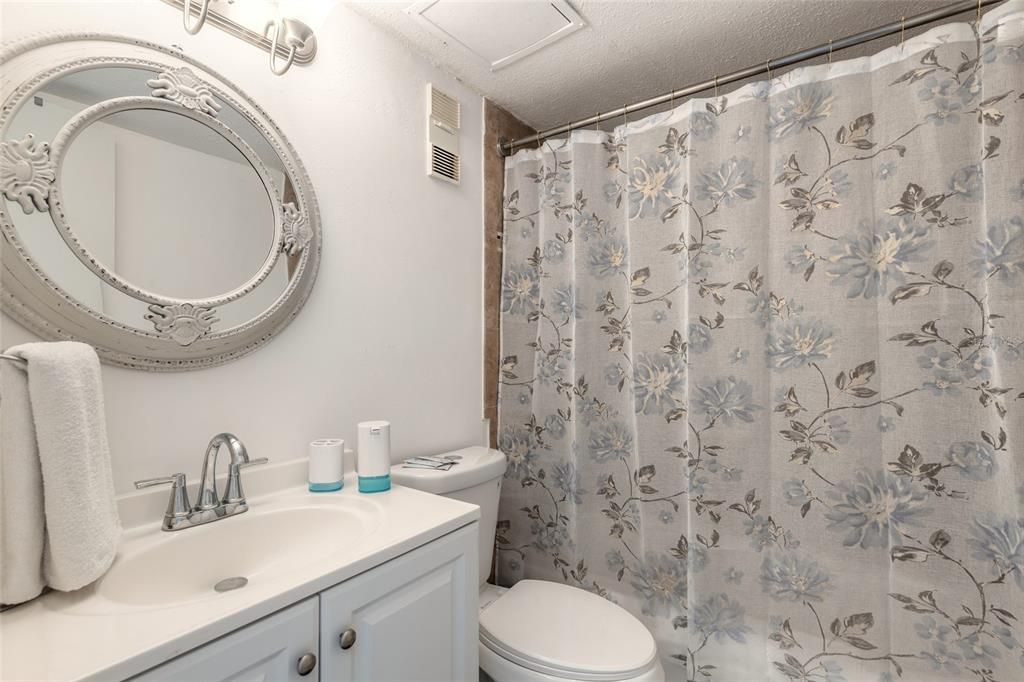 For Sale: $89,000 (0 beds, 1 baths, 289 Square Feet)