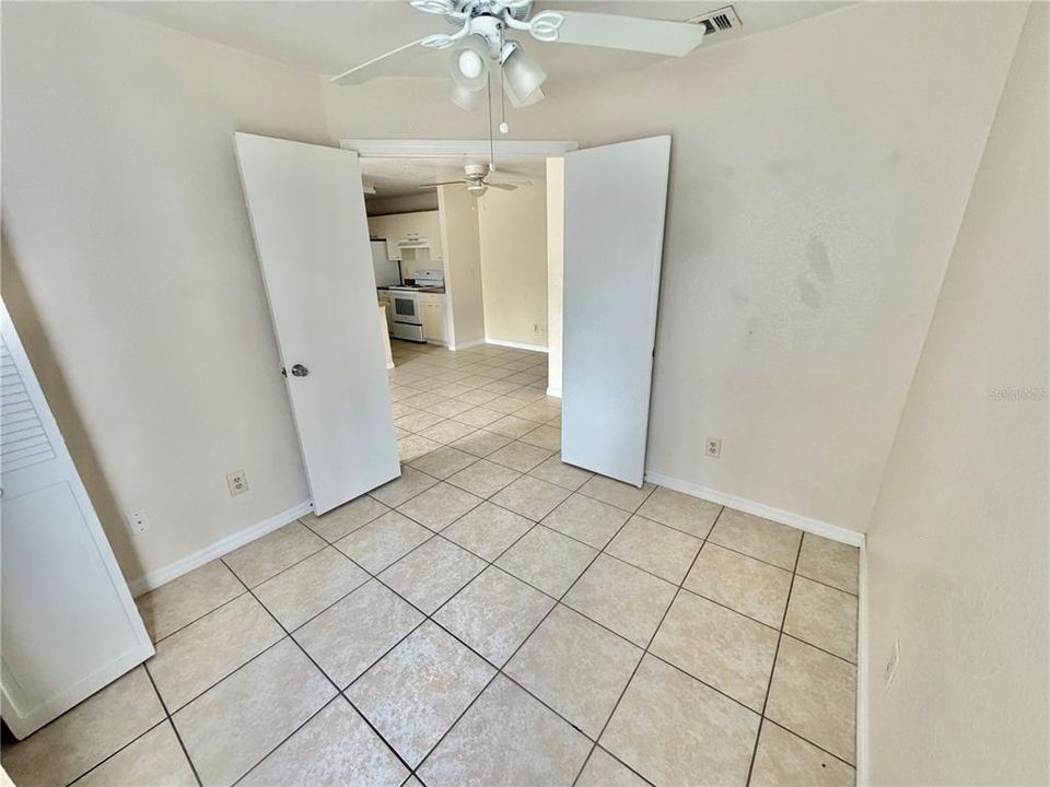 For Sale: $188,000 (2 beds, 1 baths, 810 Square Feet)