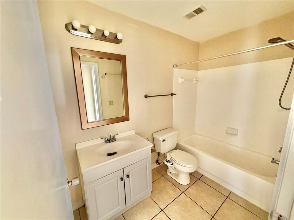 For Sale: $188,000 (2 beds, 1 baths, 810 Square Feet)