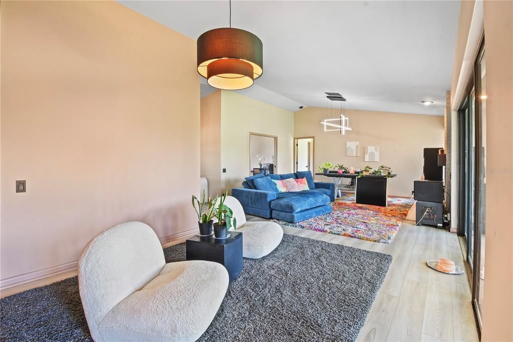 В аренду: $3,000 (3 спален, 2 ванн, 1647 Квадратных фут)