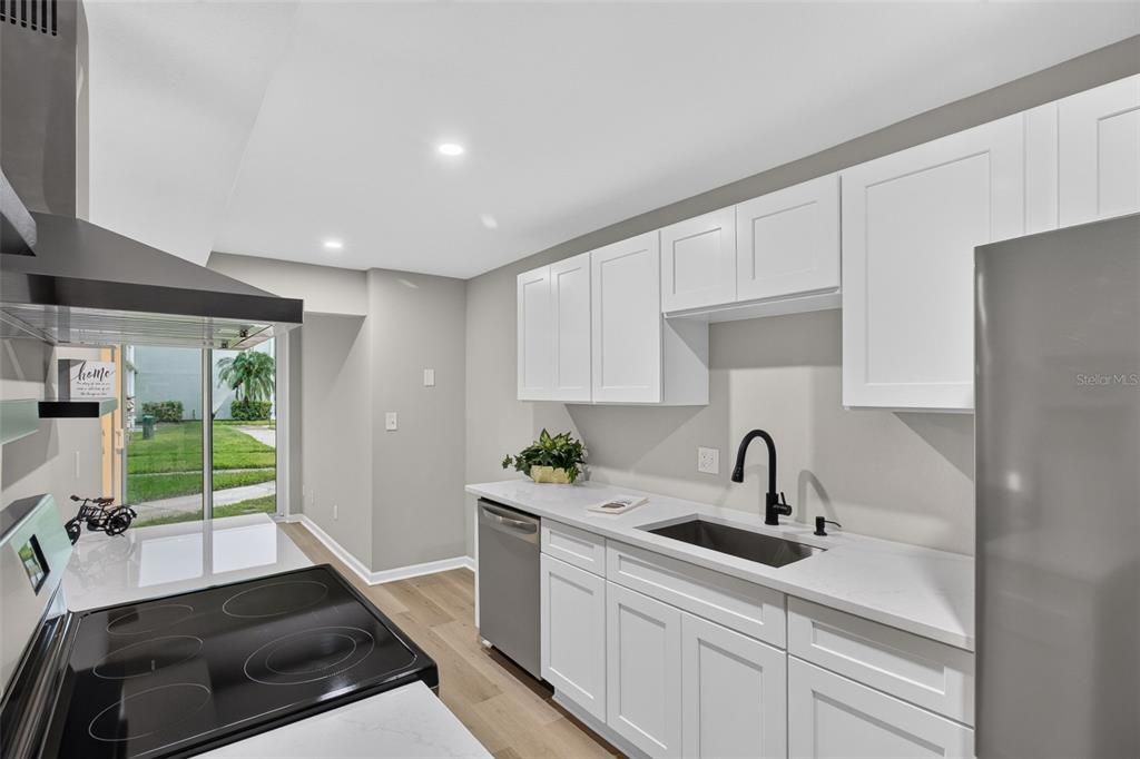 Active With Contract: $108,540 (1 beds, 1 baths, 790 Square Feet)