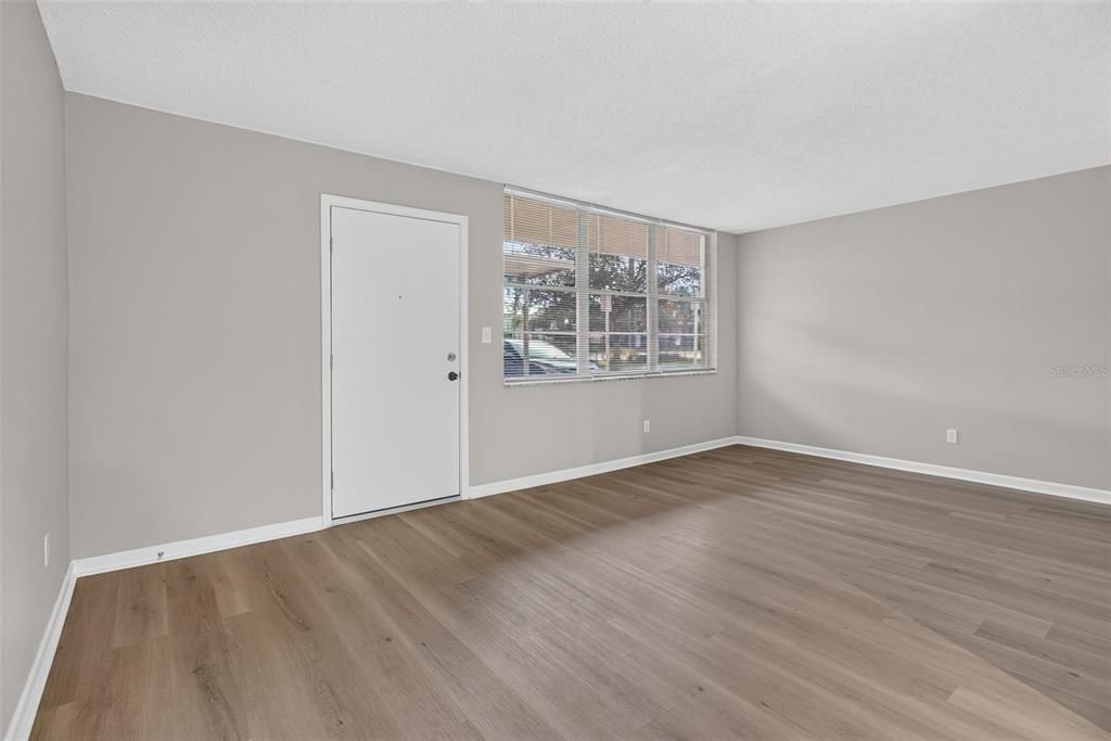 Active With Contract: $108,540 (1 beds, 1 baths, 790 Square Feet)