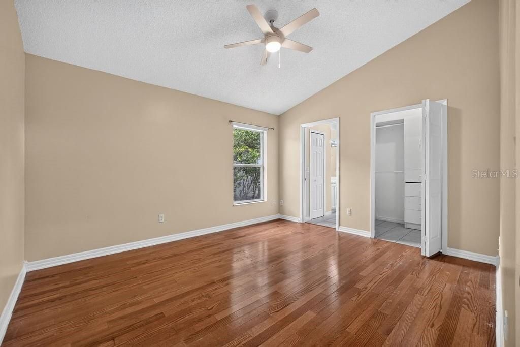For Sale: $365,000 (4 beds, 2 baths, 1528 Square Feet)