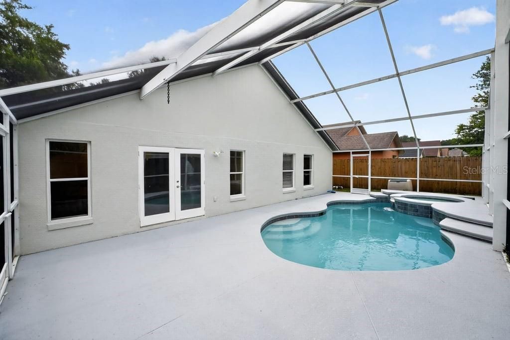 For Sale: $365,000 (4 beds, 2 baths, 1528 Square Feet)
