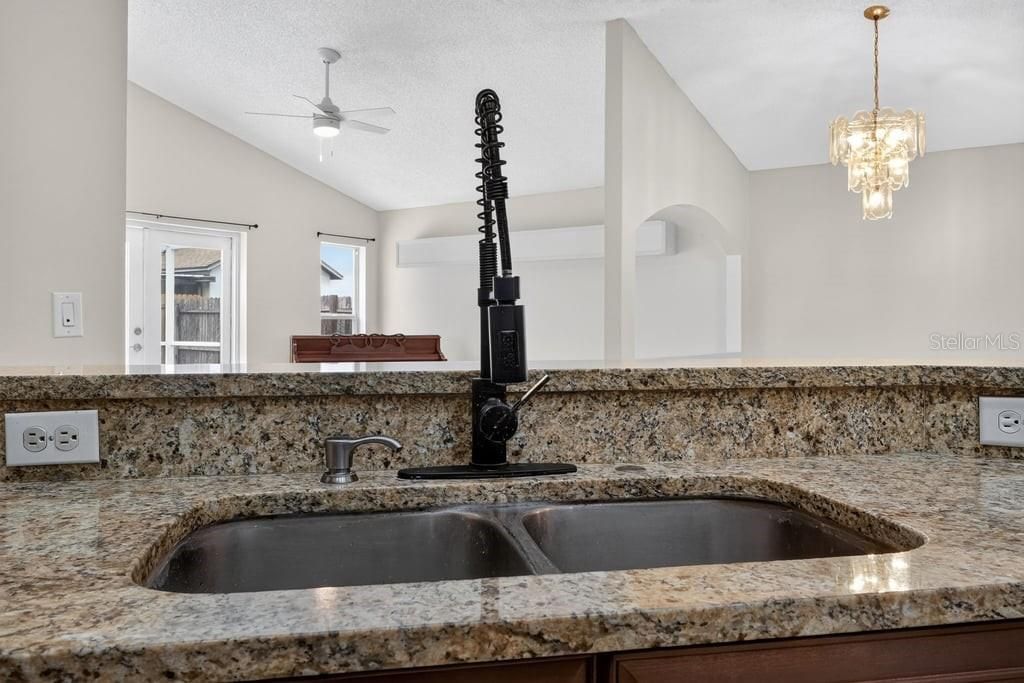 For Sale: $365,000 (4 beds, 2 baths, 1528 Square Feet)