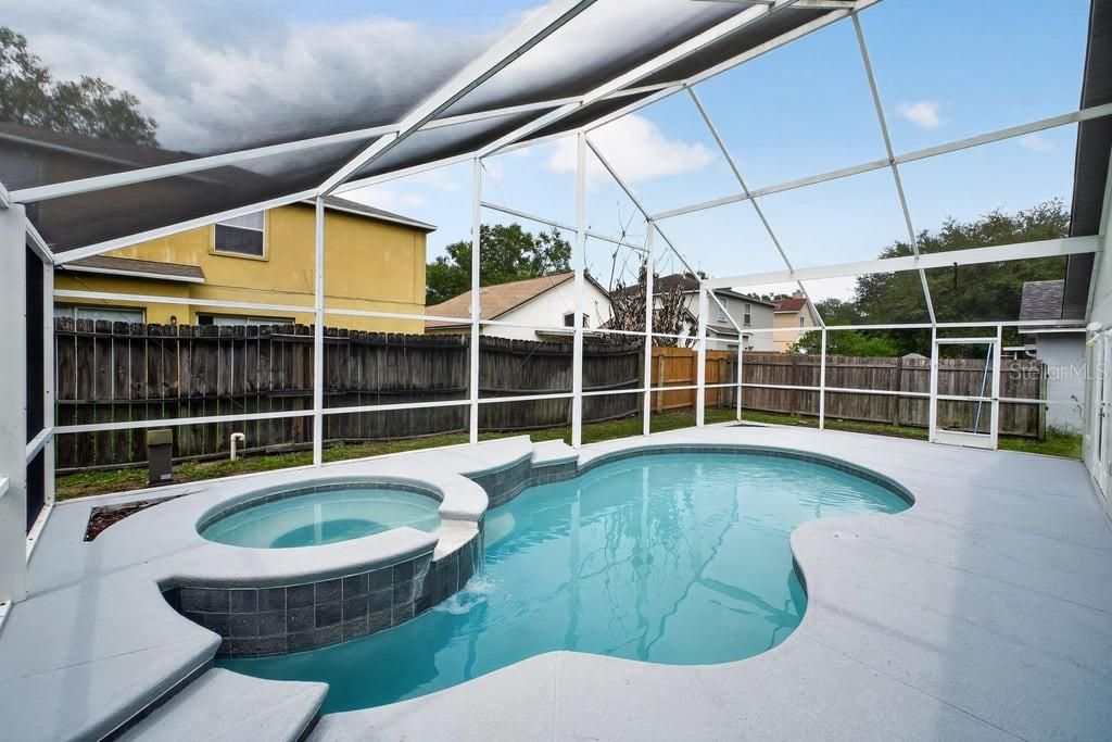 For Sale: $365,000 (4 beds, 2 baths, 1528 Square Feet)