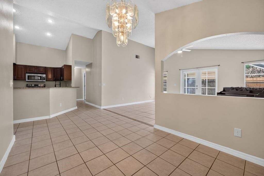 For Sale: $365,000 (4 beds, 2 baths, 1528 Square Feet)