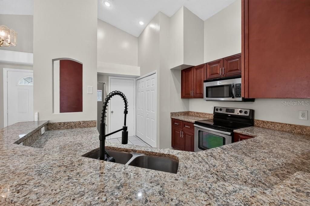 For Sale: $365,000 (4 beds, 2 baths, 1528 Square Feet)