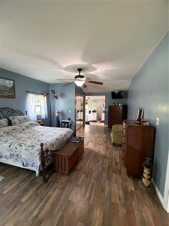 For Sale: $250,000 (3 beds, 2 baths, 1344 Square Feet)