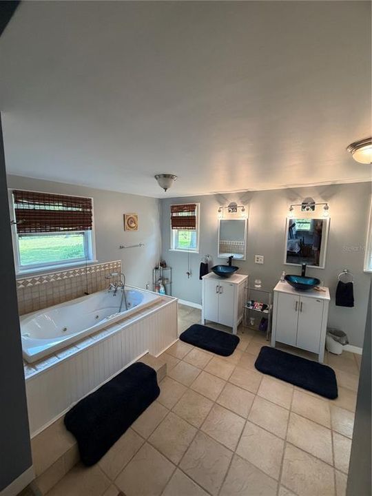 For Sale: $250,000 (3 beds, 2 baths, 1344 Square Feet)