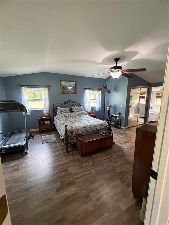 For Sale: $250,000 (3 beds, 2 baths, 1344 Square Feet)
