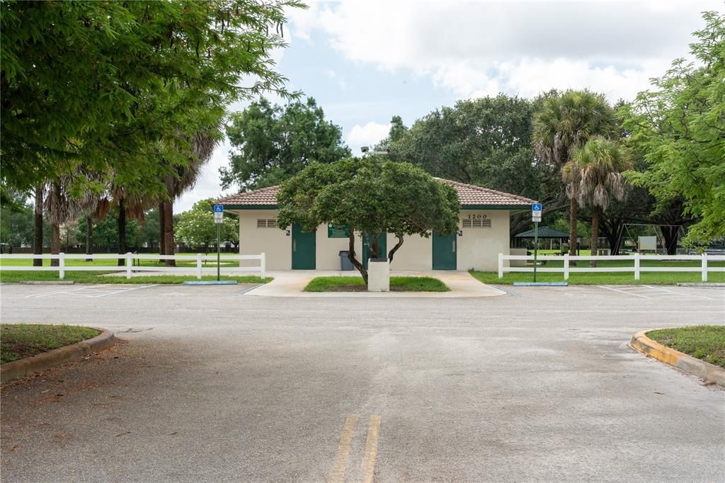 For Sale: $610,000 (3 beds, 2 baths, 1484 Square Feet)