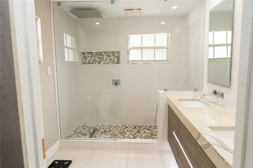 For Sale: $610,000 (3 beds, 2 baths, 1484 Square Feet)