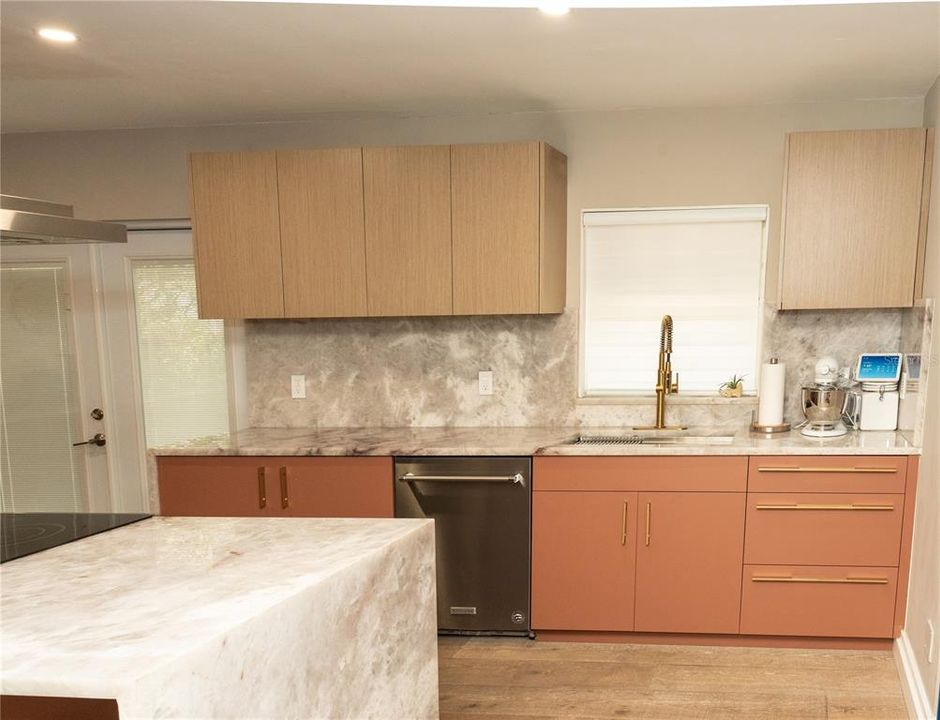 For Sale: $610,000 (3 beds, 2 baths, 1484 Square Feet)