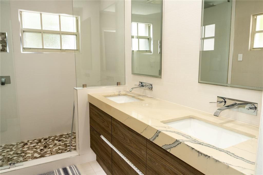 For Sale: $610,000 (3 beds, 2 baths, 1484 Square Feet)