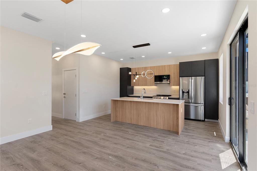For Sale: $610,000 (4 beds, 3 baths, 2143 Square Feet)