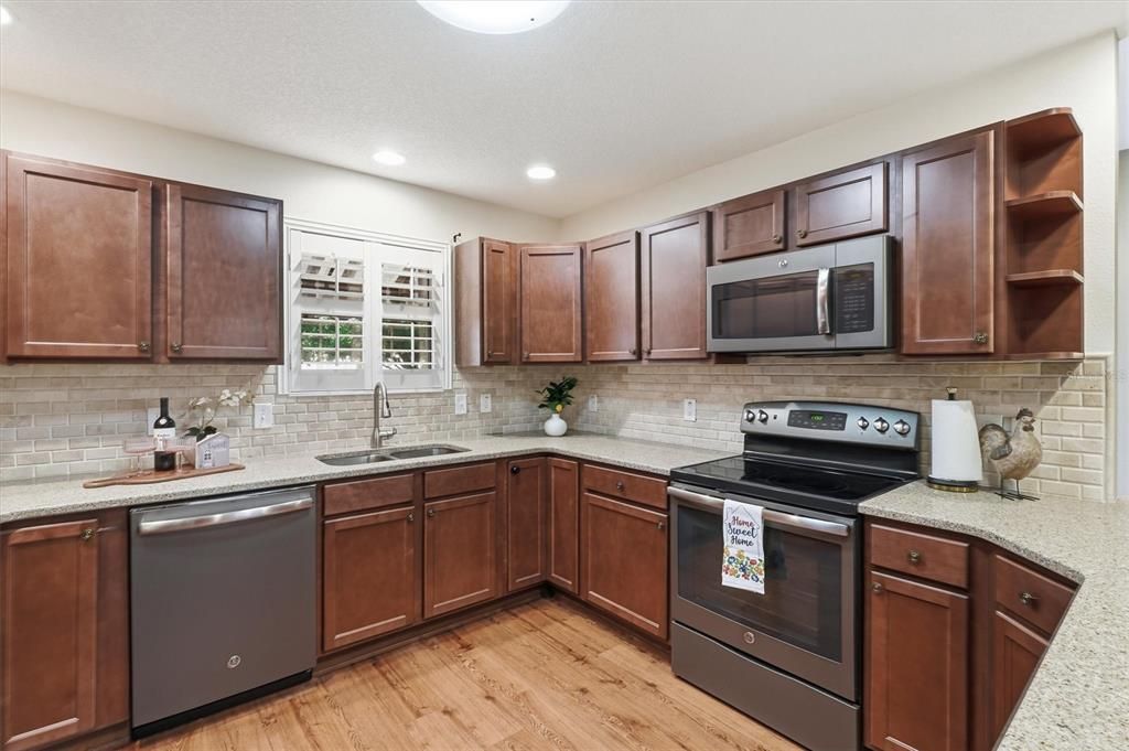 En Venta: $309,000 (3 camas, 2 baños, 1289 Pies cuadrados)