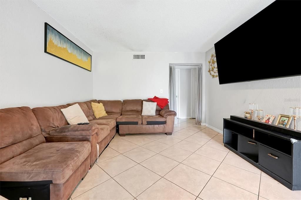 For Sale: $220,000 (3 beds, 2 baths, 1426 Square Feet)