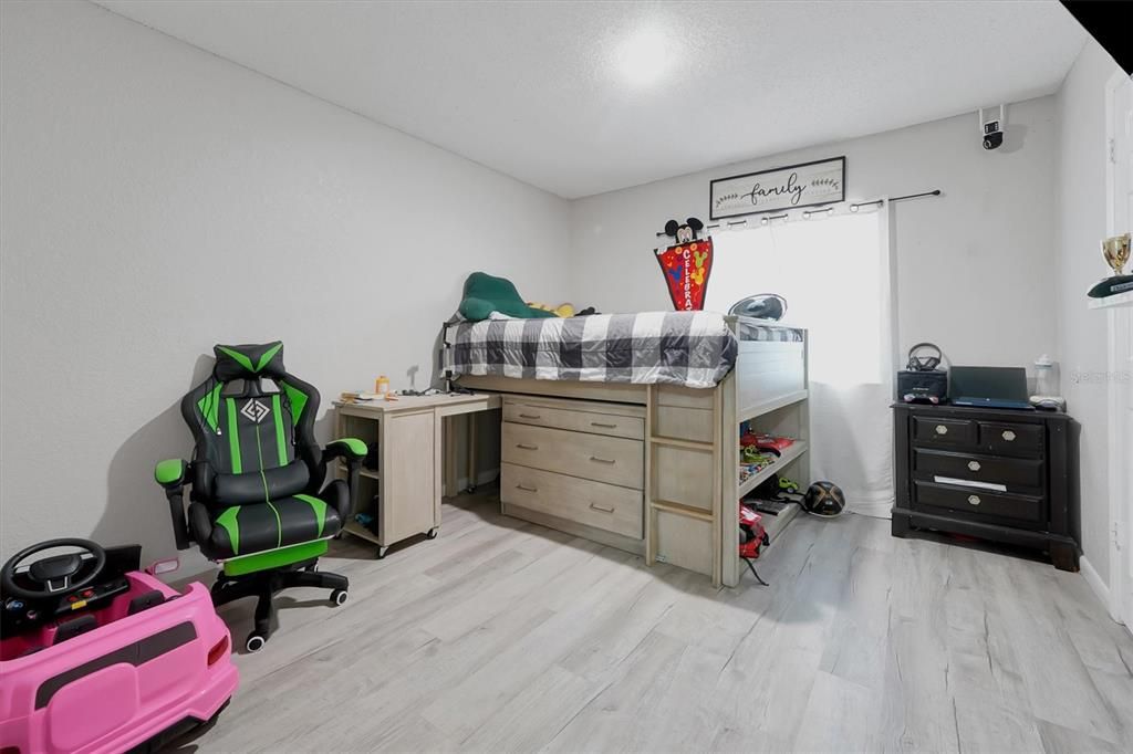 For Sale: $220,000 (3 beds, 2 baths, 1426 Square Feet)