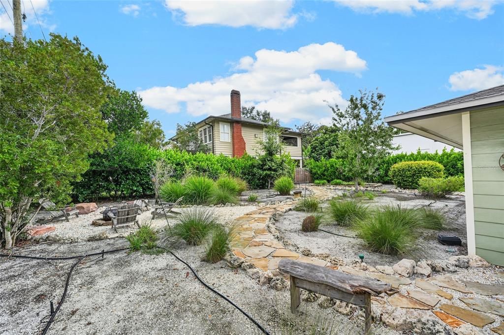 For Rent: $2,050 (1 beds, 1 baths, 800 Square Feet)