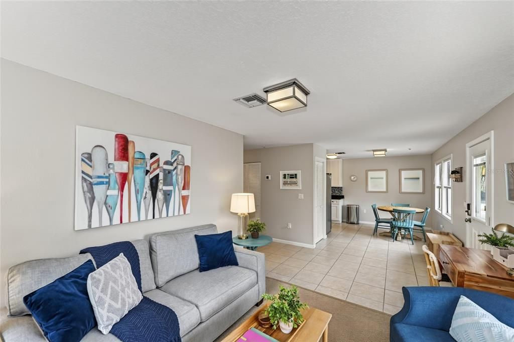 For Rent: $2,050 (1 beds, 1 baths, 800 Square Feet)