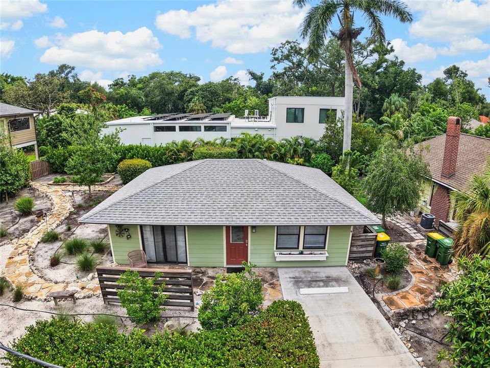 For Rent: $2,050 (1 beds, 1 baths, 800 Square Feet)