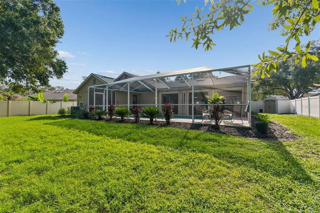Activo con contrato: $550,000 (4 camas, 3 baños, 2271 Pies cuadrados)
