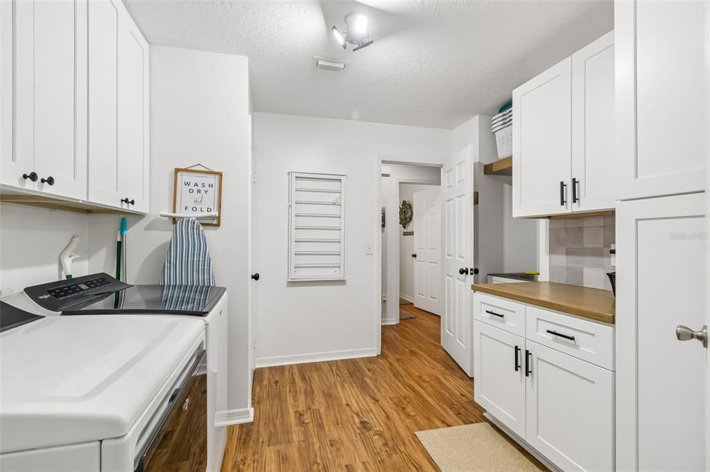 Activo con contrato: $550,000 (4 camas, 3 baños, 2271 Pies cuadrados)