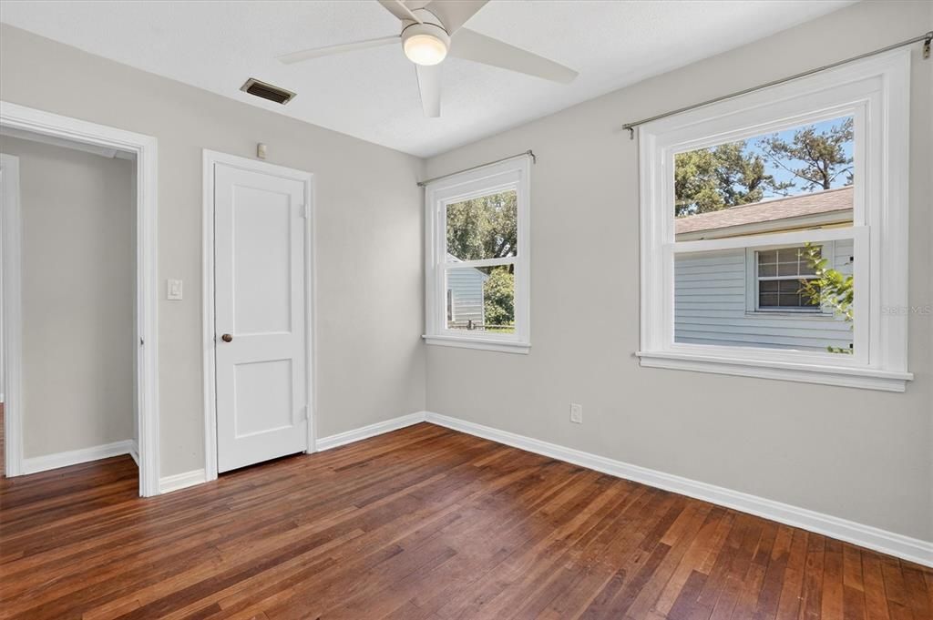 For Sale: $280,000 (3 beds, 1 baths, 1149 Square Feet)