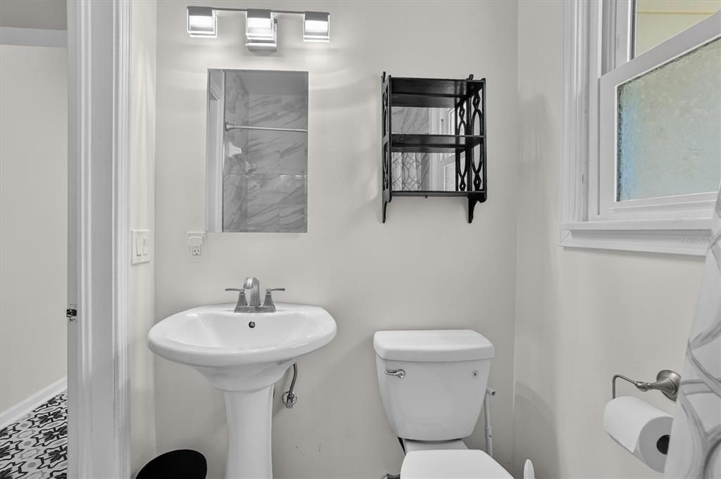For Sale: $280,000 (3 beds, 1 baths, 1149 Square Feet)