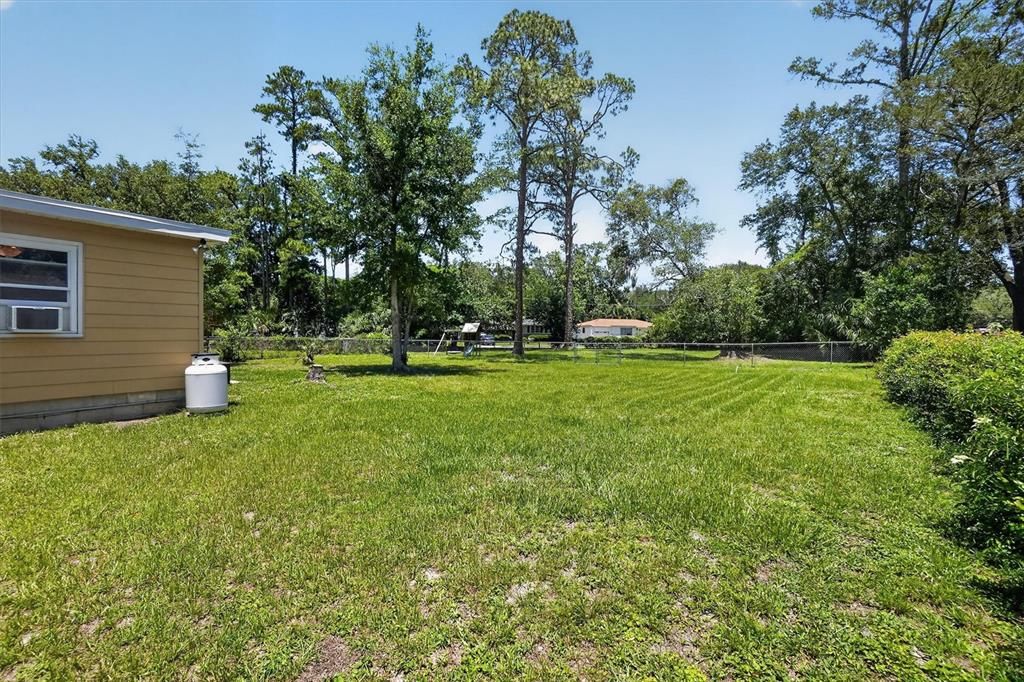 For Sale: $280,000 (3 beds, 1 baths, 1149 Square Feet)