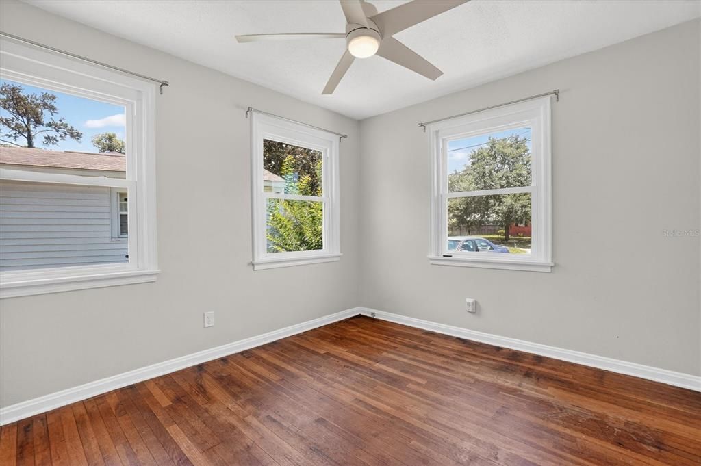 For Sale: $280,000 (3 beds, 1 baths, 1149 Square Feet)