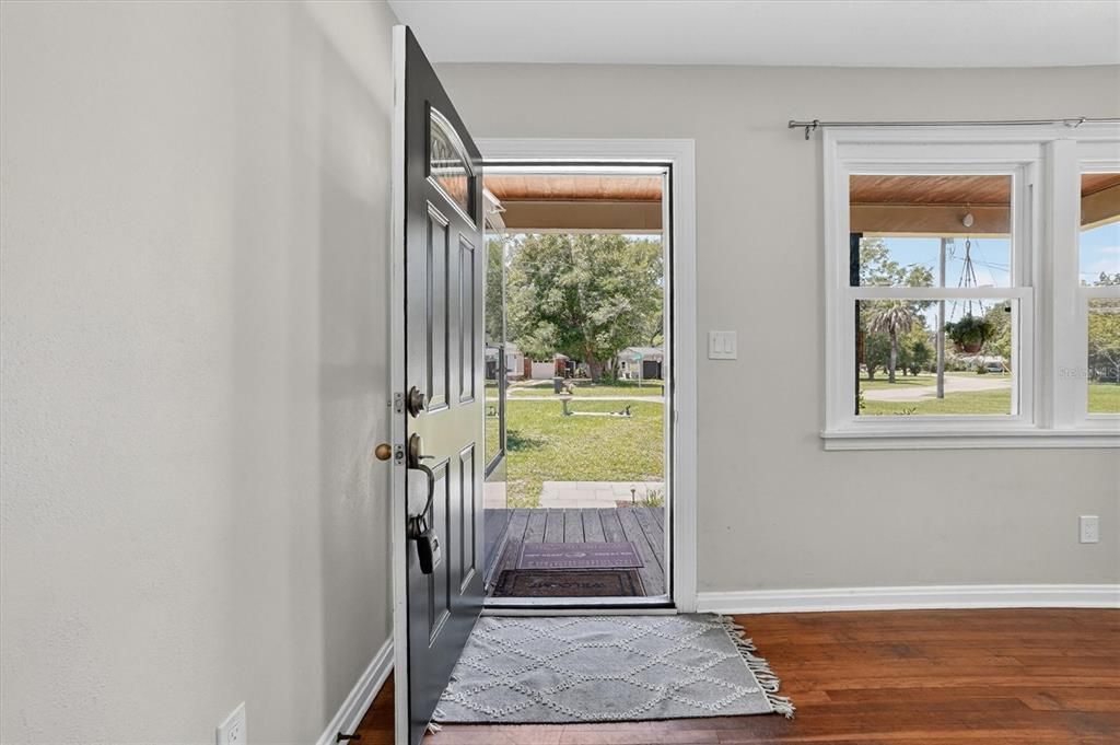 For Sale: $280,000 (3 beds, 1 baths, 1149 Square Feet)