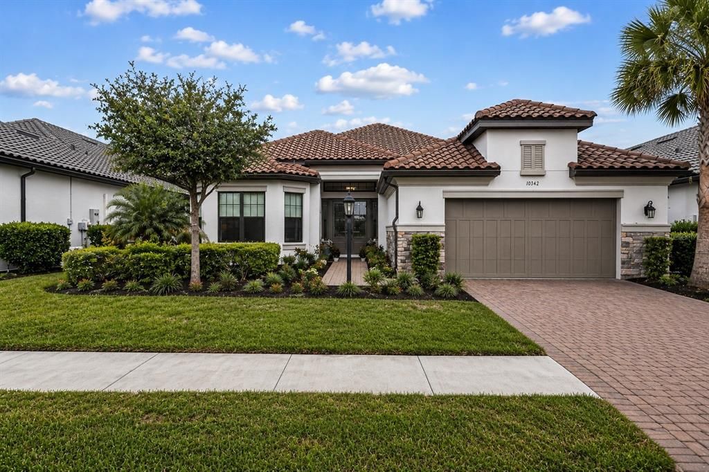 For Sale: $1,075,000 (3 beds, 3 baths, 3142 Square Feet)