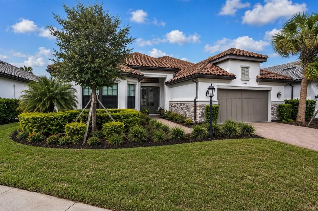 For Sale: $1,075,000 (3 beds, 3 baths, 3142 Square Feet)