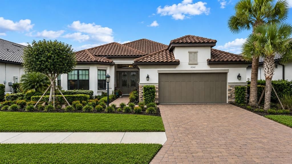 For Sale: $1,075,000 (3 beds, 3 baths, 3142 Square Feet)